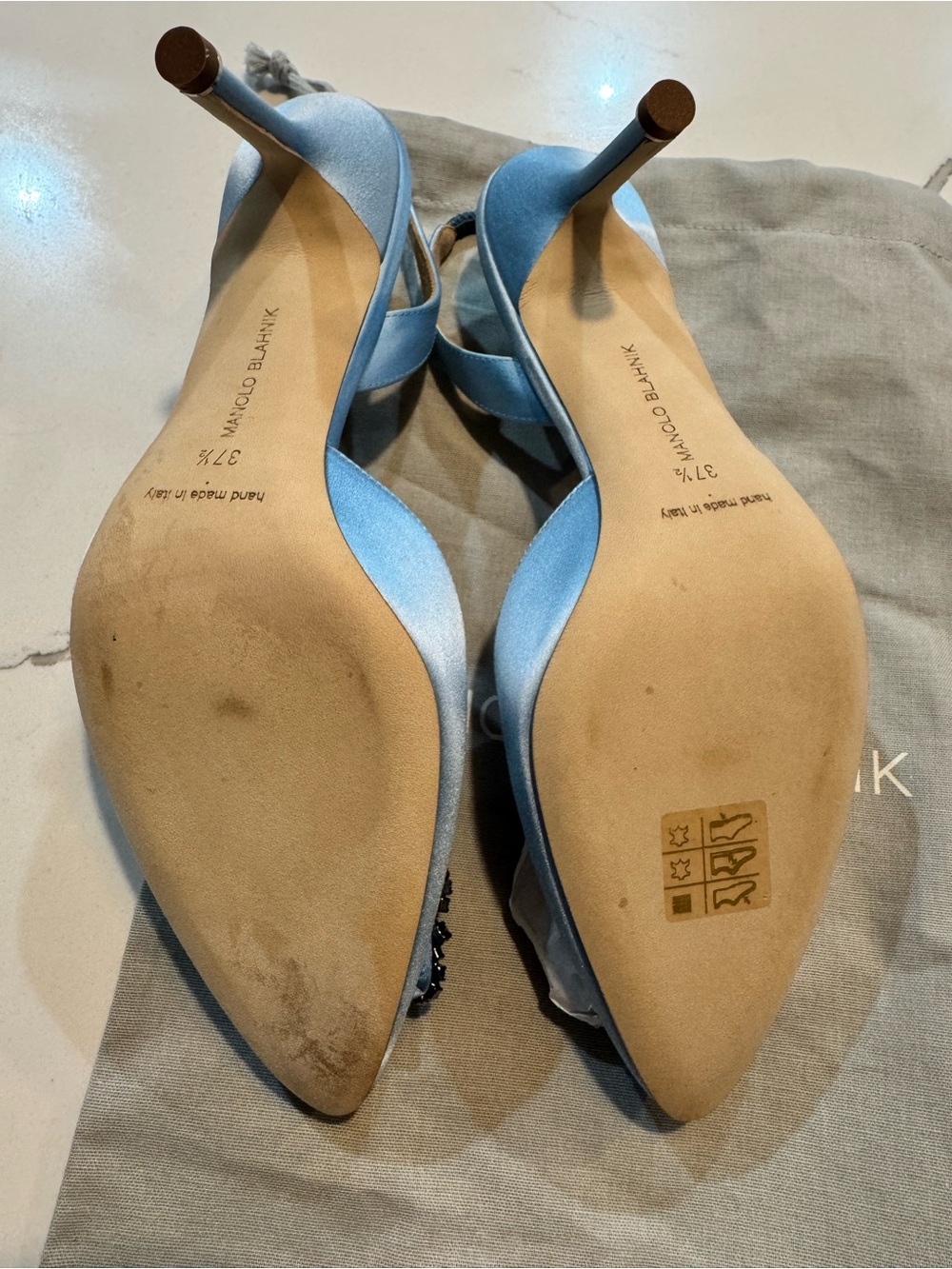 Manolo Blahnik Powder Blue Satin Slingback Pump with Crystal Buckle Hangisi 70 - Picture 7 of 12